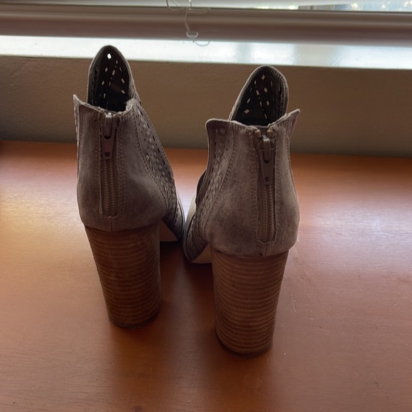 Carlos Santana Libbie Doe booties - Picture 5 of 6